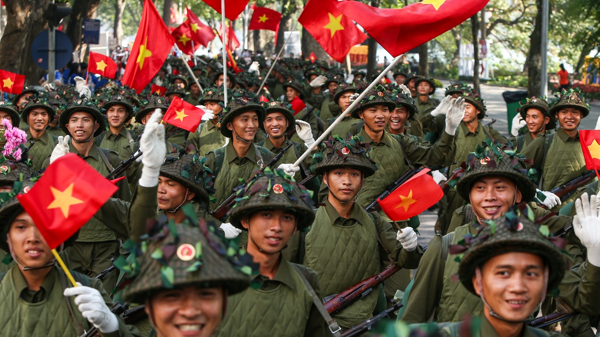 đi trong muôn ánh sao vàng