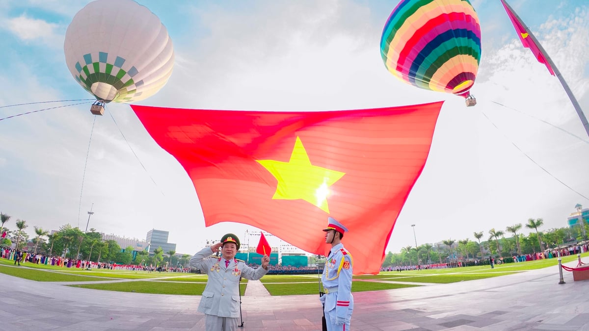 Hai Thế Hệ – Một Tấm Lòng