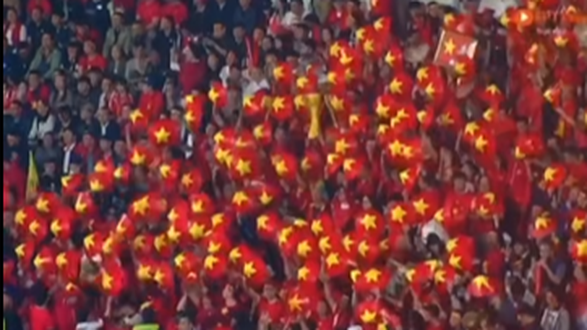Khán đài của những trái tim đỏ