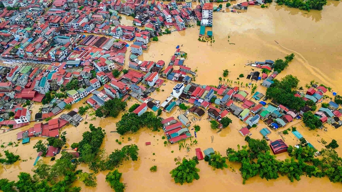 Nước lũ vượt báo động 3, nhiều nơi ở Lạng Sơn ngập trong biển nước