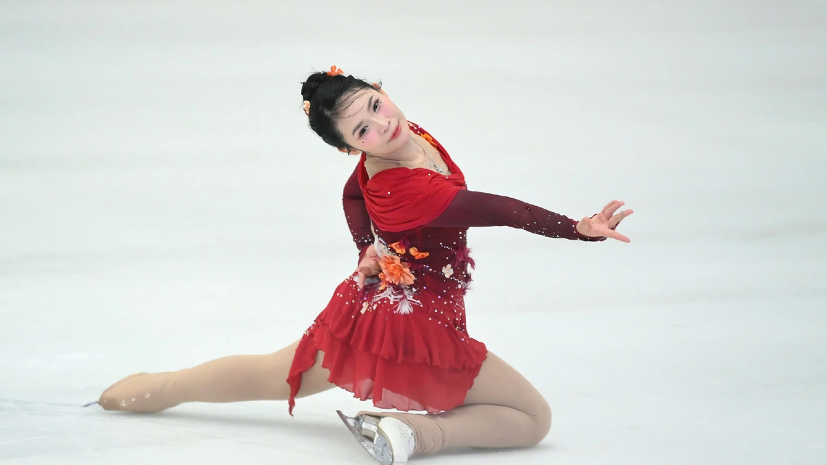 Les beautés montrent leur beauté au Championnat national de patinage artistique pour jeunes