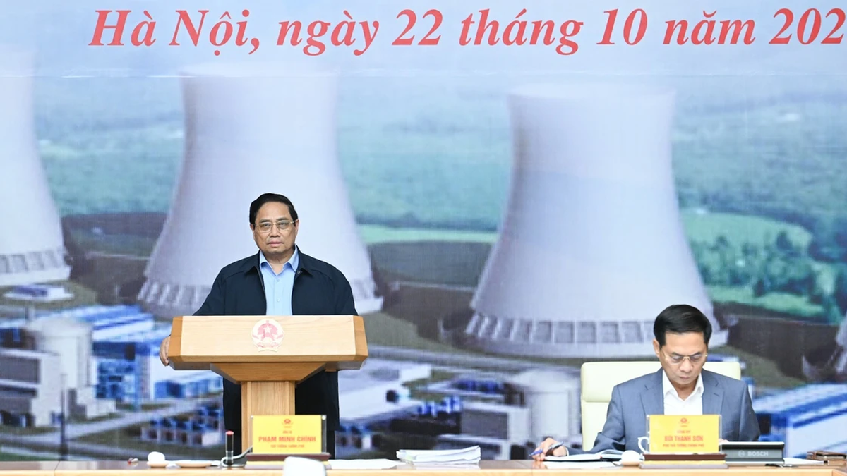 [Foto] Premiér Pham Minh Chinh předsedá schůzce o výstavbě jaderné elektrárny