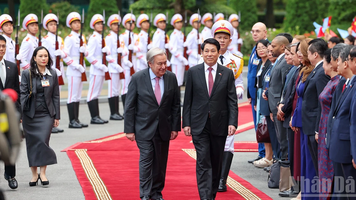 [Foto] O presidente Luong Cuong presidiu a cerimônia de boas-vindas e conversou com o secretário-geral das Nações Unidas, Antonio Guterres