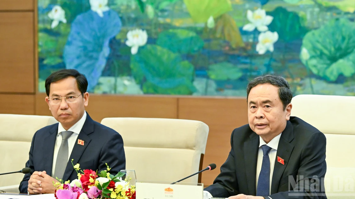 【写真】トラン・タン・マン国会議長がドイツ社会民主党代表団を歓迎