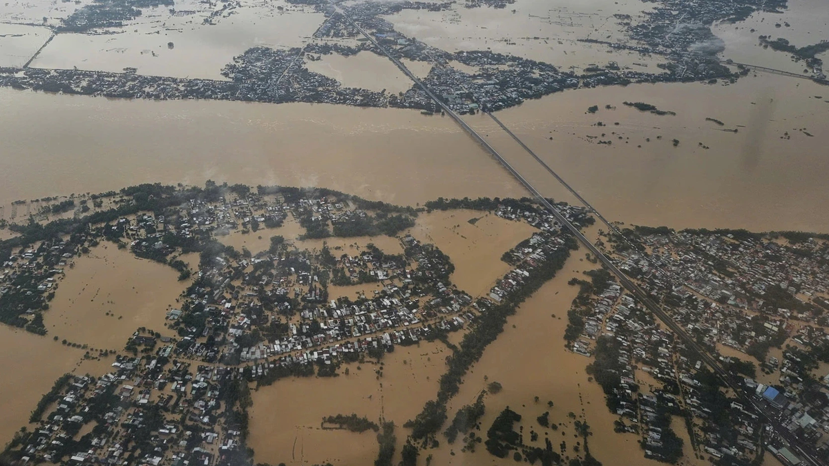 „Velká povodeň“ na řece Thu Bon překročila historickou povodeň z roku 1964 o 0,14 m.
