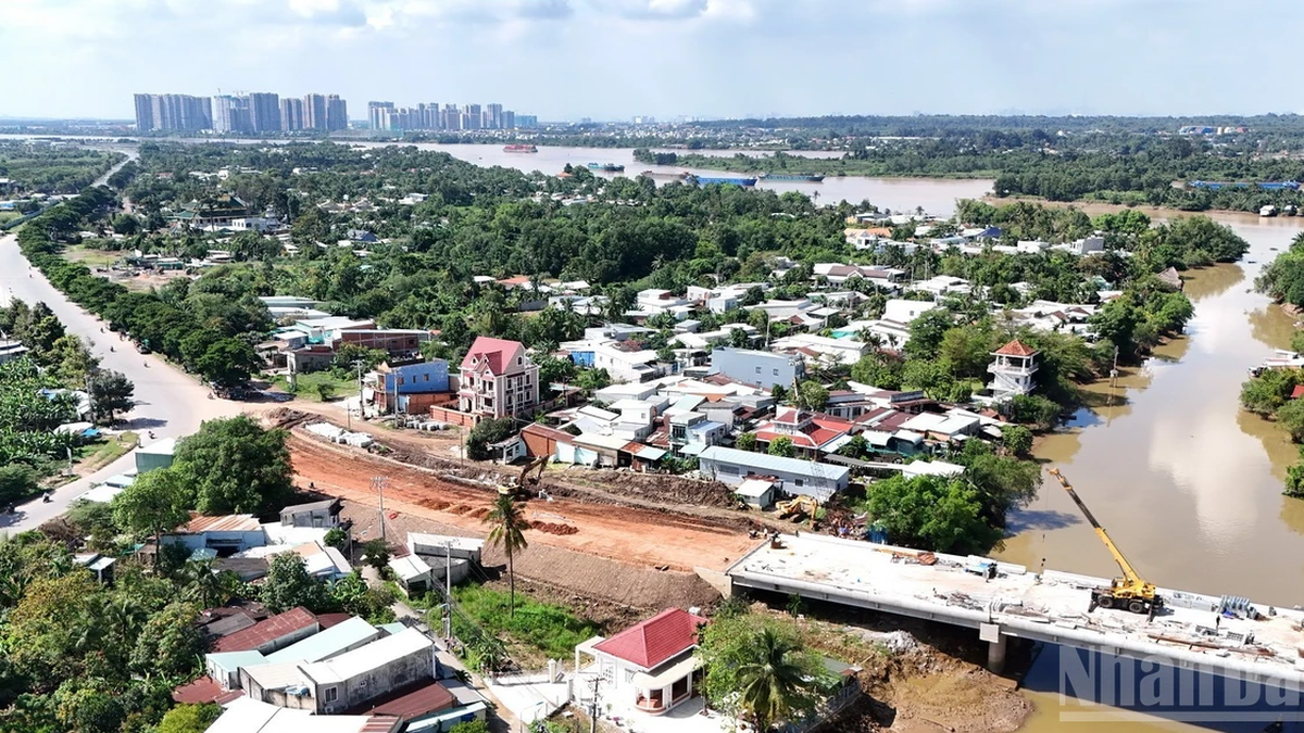 [Foto] Jalan yang menghubungkan Dong Nai dengan Ho Chi Minh City masih belum siap selepas 5 tahun dibina.