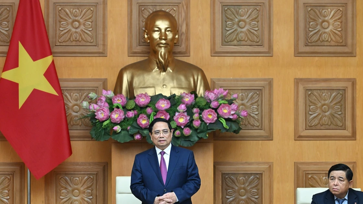 [Foto] Perdana Menteri Pham Minh Chinh menerima delegasi Semiconductor Manufacturing International (SEMI)