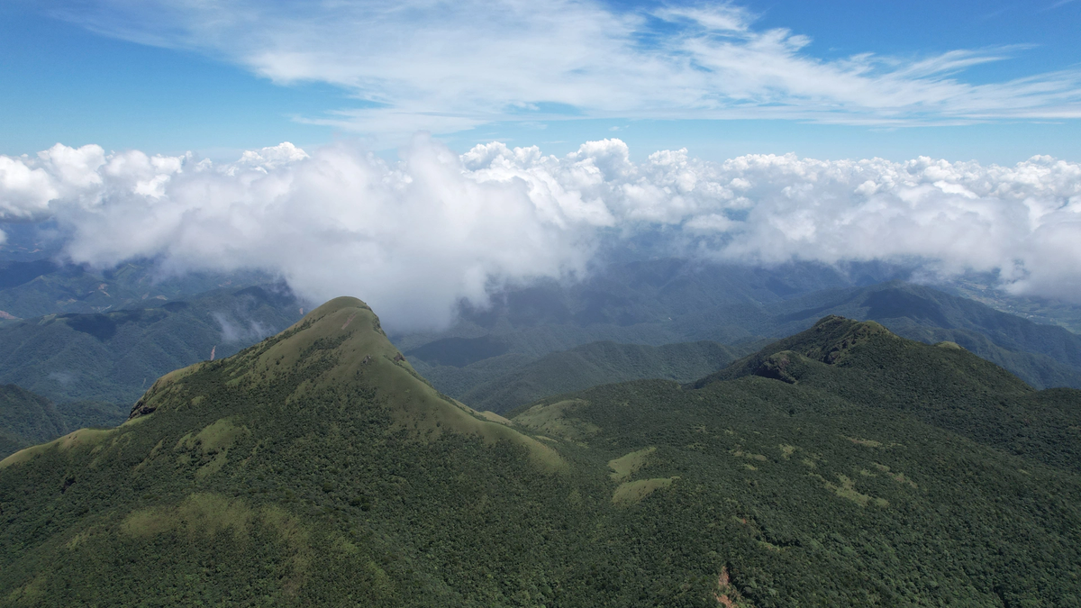 Felhővadászat Voi Mep "tetőjén", több mint 1700 méterrel a tengerszint felett