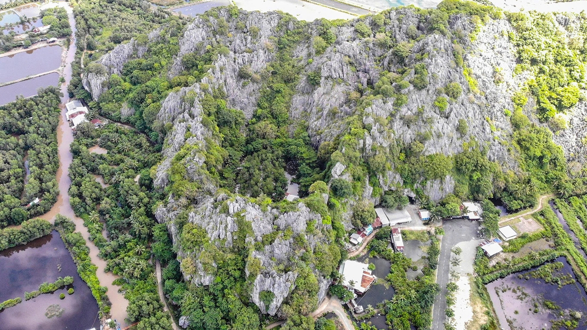 Εξερευνήστε μια σπηλιά ενός εκατομμυρίου ετών, που κάποτε βρισκόταν βαθιά κάτω από τη θάλασσα στο Αν Τζιανγκ