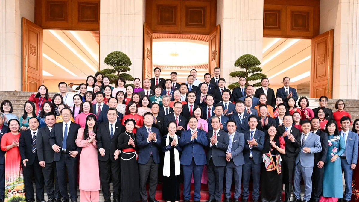 [Ảnh] Thủ tướng Phạm Minh Chính gặp mặt đại diện các nhà giáo tiêu biểu