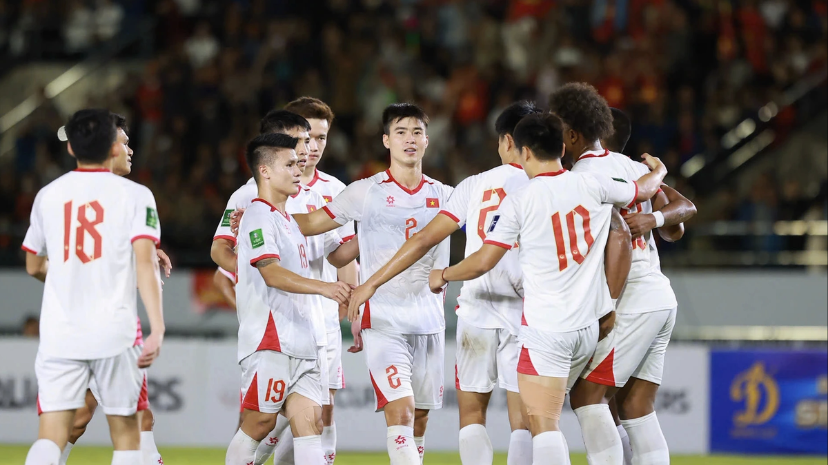 ज़ुआन सोन बेहद भाग्यशाली हैं, उन्होंने पेनल्टी स्पॉट से गोल किया: लेकिन तुआन हाई वियतनाम के 'भाग्य के देवता' हैं