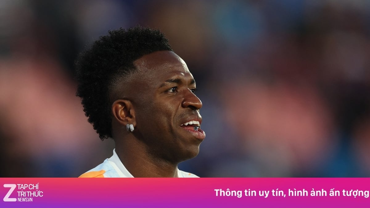 Mbappe, Vinicius restrain each other