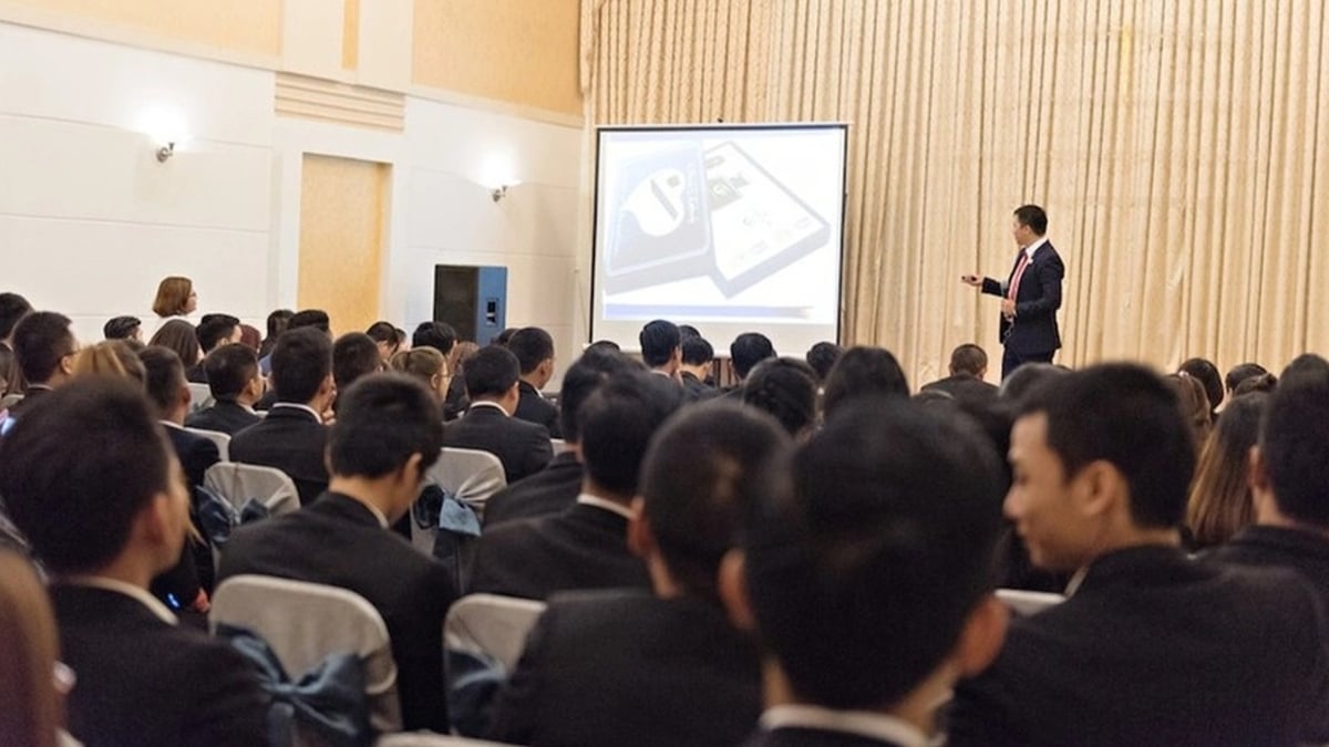 A multi-level marketing company in Ho Chi Minh City stops operating.