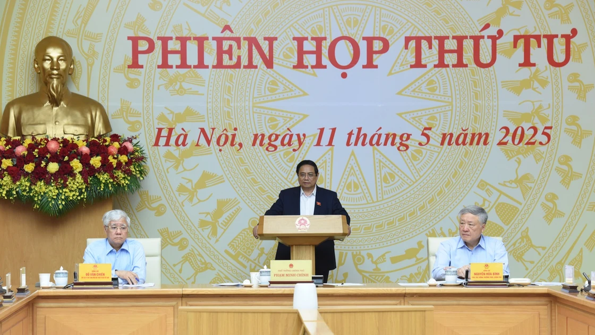 [Photo] Prime Minister Pham Minh Chinh chairs the fourth meeting of the Steering Committee for Eliminating Temporary and Dilapidated Houses