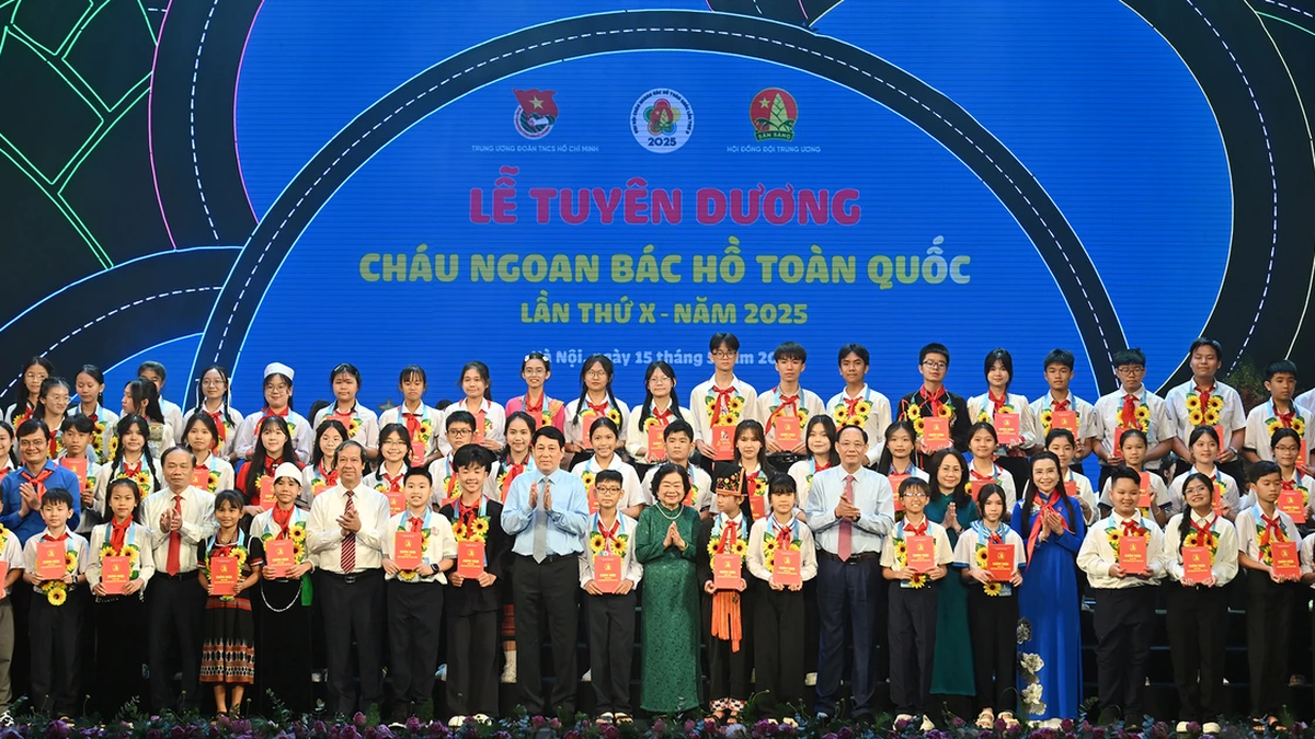 [Photo] President Luong Cuong attends the National Ceremony to honor Uncle Ho's Good Children