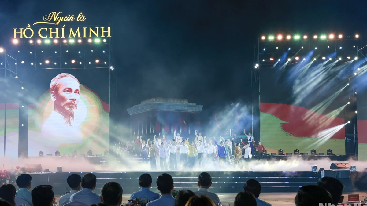 [Photo] Party and State leaders attend the special art program "You are Ho Chi Minh"
