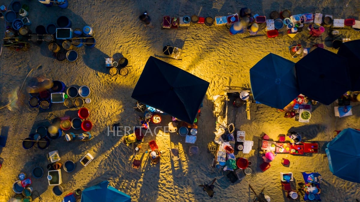 Sắc màu chợ cá Bình Minh 