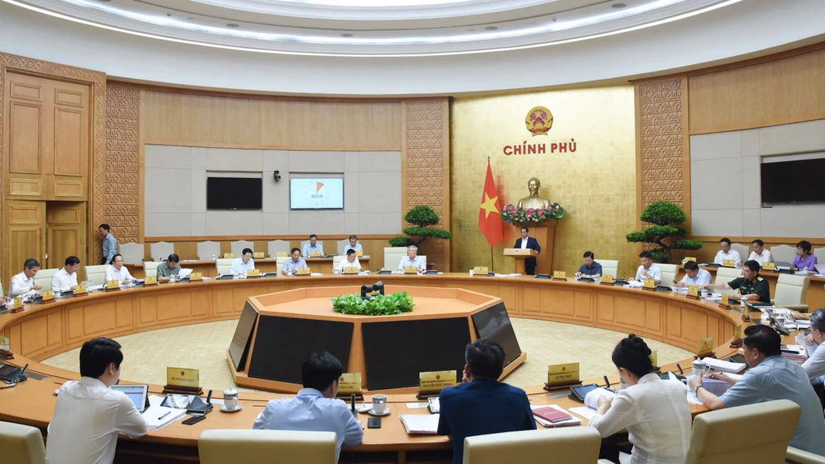[Photo] Prime Minister Pham Minh Chinh chairs the Government's special meeting on law-making in May