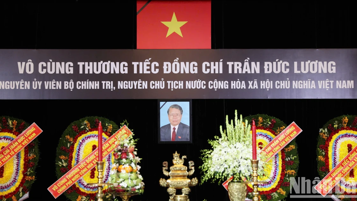 [Ảnh] Thành phố Hồ Chí Minh tổ chức lễ viếng nguyên chủ tịch nước Trần Đức Lương