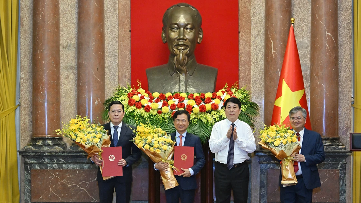 [Ảnh] Chủ tịch nước Lương Cường trao quyết định bổ nhiệm Phó Chủ nhiệm Văn phòng Chủ tịch nước