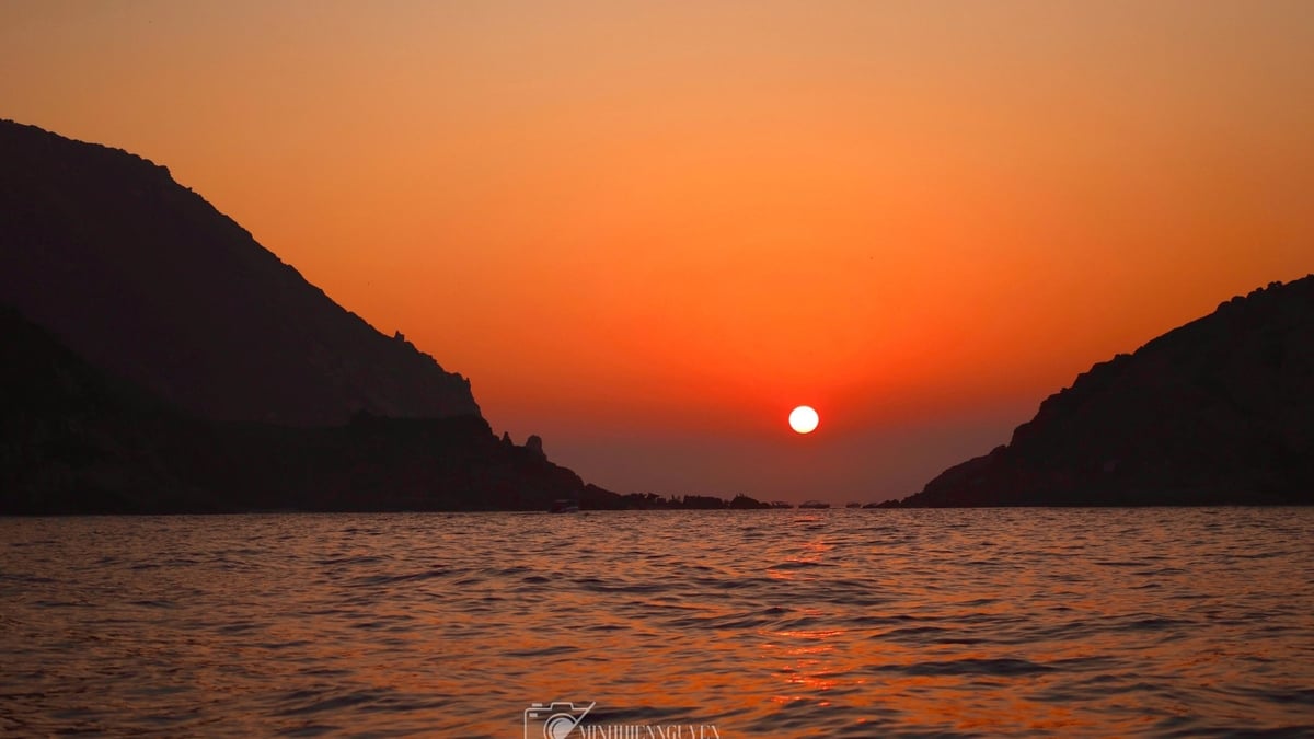 Hunting for sunrise at Hon Rua - Vinh Hy