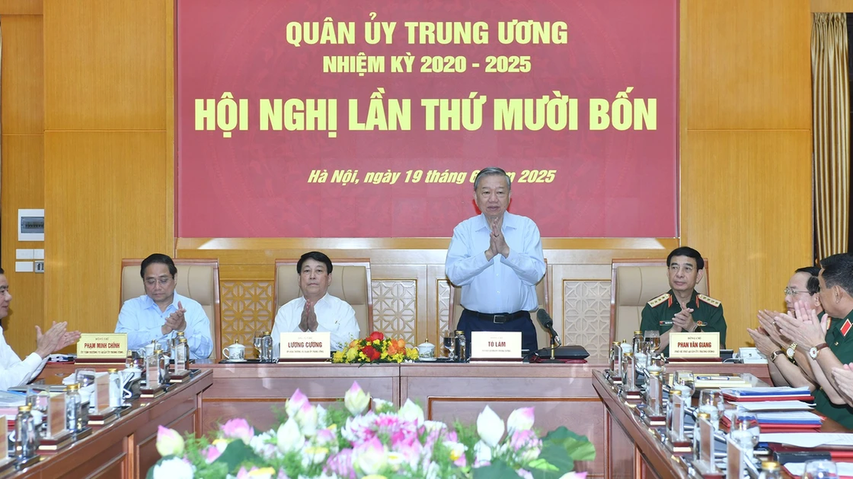 [ภาพ] เลขาธิการโตแลมเป็นประธานการประชุมคณะกรรมาธิการทหารกลางครั้งที่ 14
