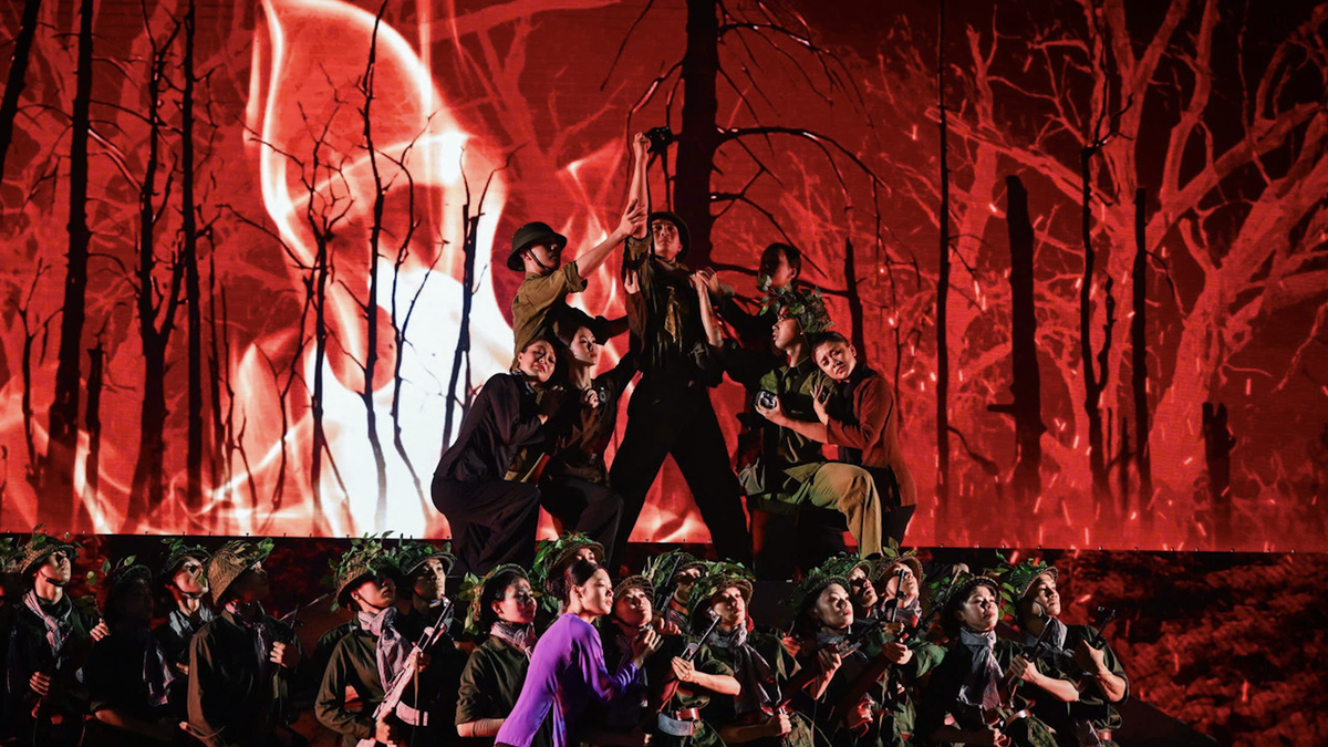 브로드웨이 예술 파티, 베트남 혁명 저널리즘 100년을 재현하다