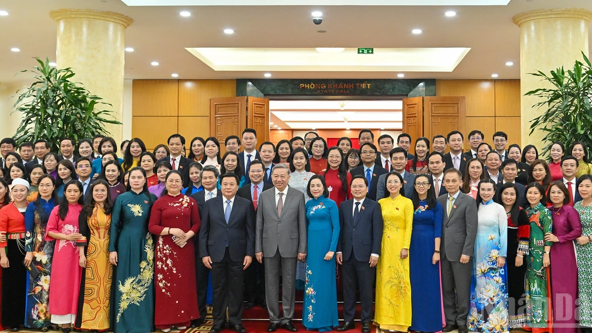 [ภาพ] เลขาธิการใหญ่โตลัม พบปะกับคณะผู้แทนเยาวชนสภานิติบัญญัติแห่งชาติ