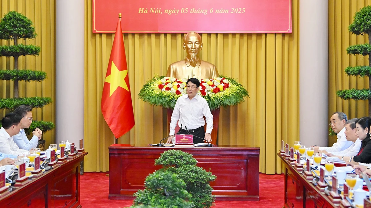 [Ảnh] Chủ tịch nước Lương Cường làm việc với Tỉnh ủy Hưng Yên và Thái Bình về thực hiện Nghị quyết Hội nghị Trung ương 11, khóa XIII
