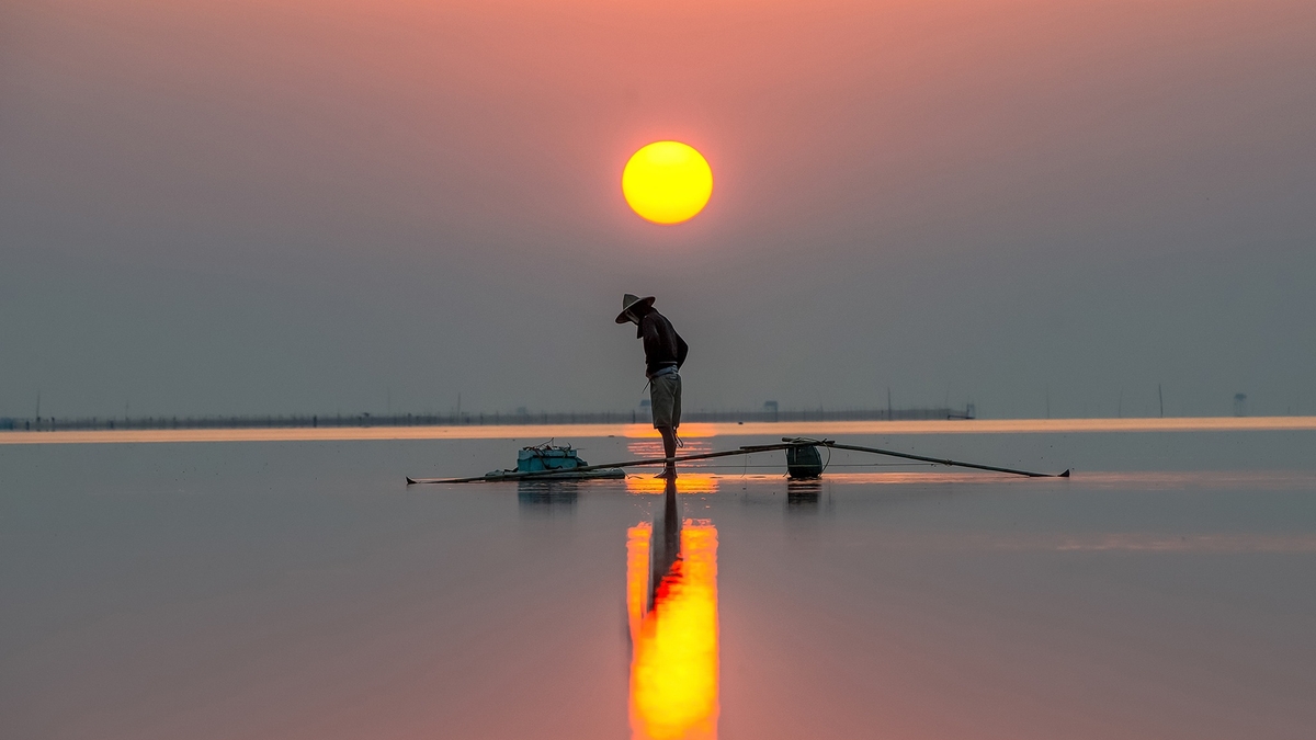 Một sáng bình yên trên biển vô cực Thái Bình
