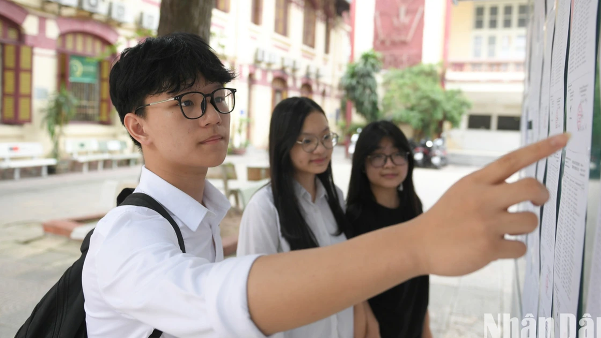 [Photo] Près de 104 000 candidats à Hanoi ont terminé les procédures pour passer l'examen d'entrée en 10e année