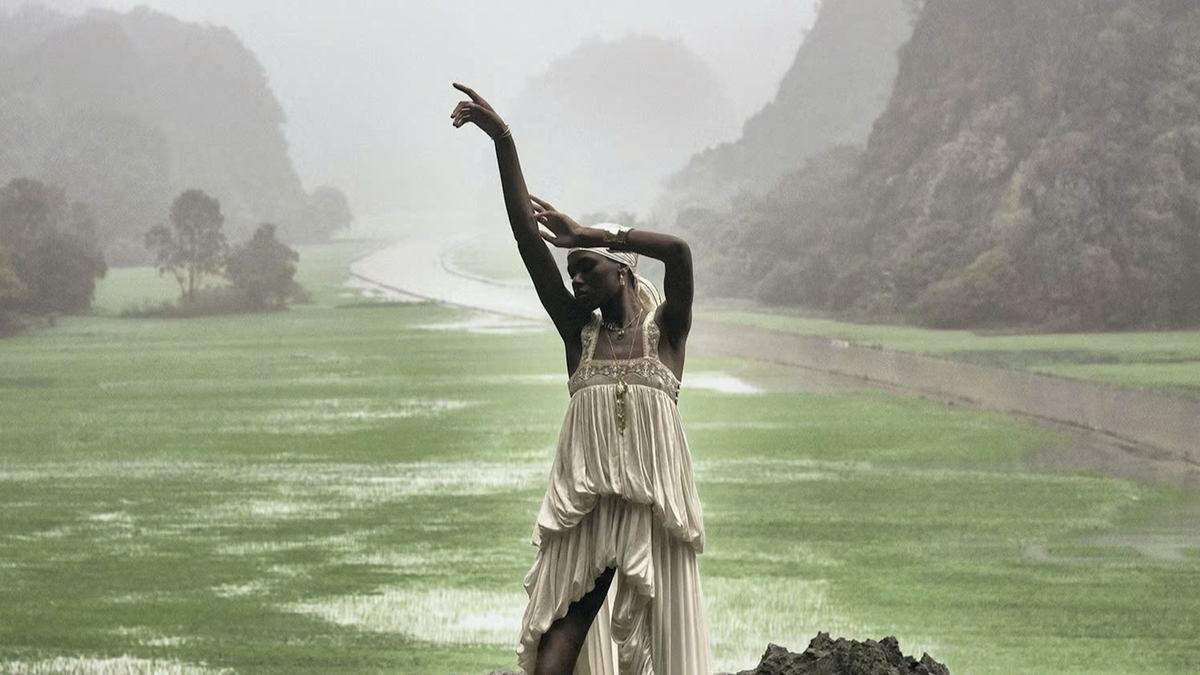 Ninh Binh មើលទៅគួរឱ្យទាក់ទាញតាមរយៈកញ្ចក់របស់ American Harper's Bazaar