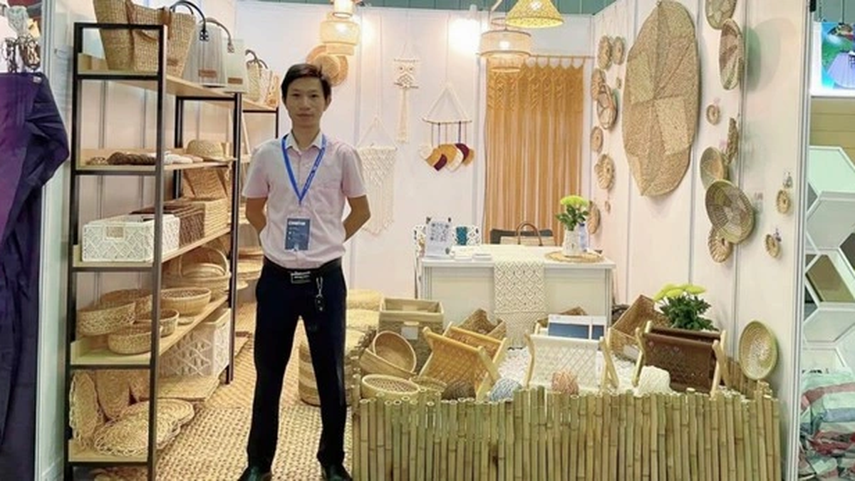 Un ingénieur informatique donne un nouveau look à la jacinthe d'eau, un chiffre d'affaires d'un million de dollars chaque année