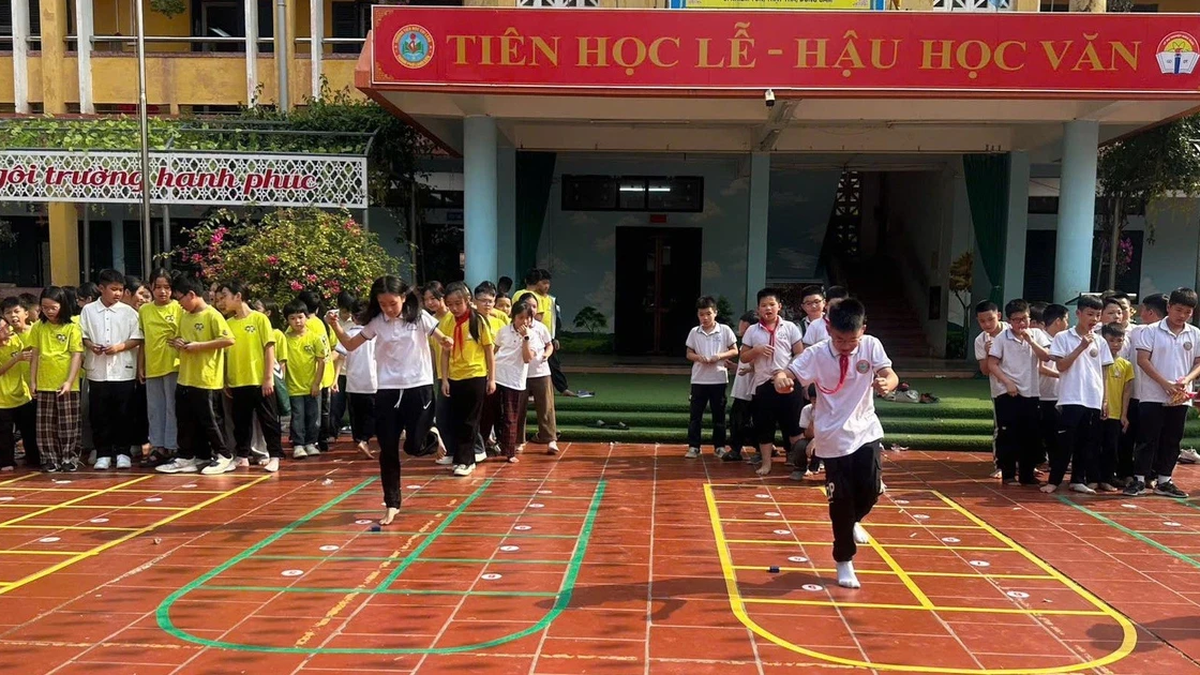 La localité et l'école travaillent ensemble pour l'éducation