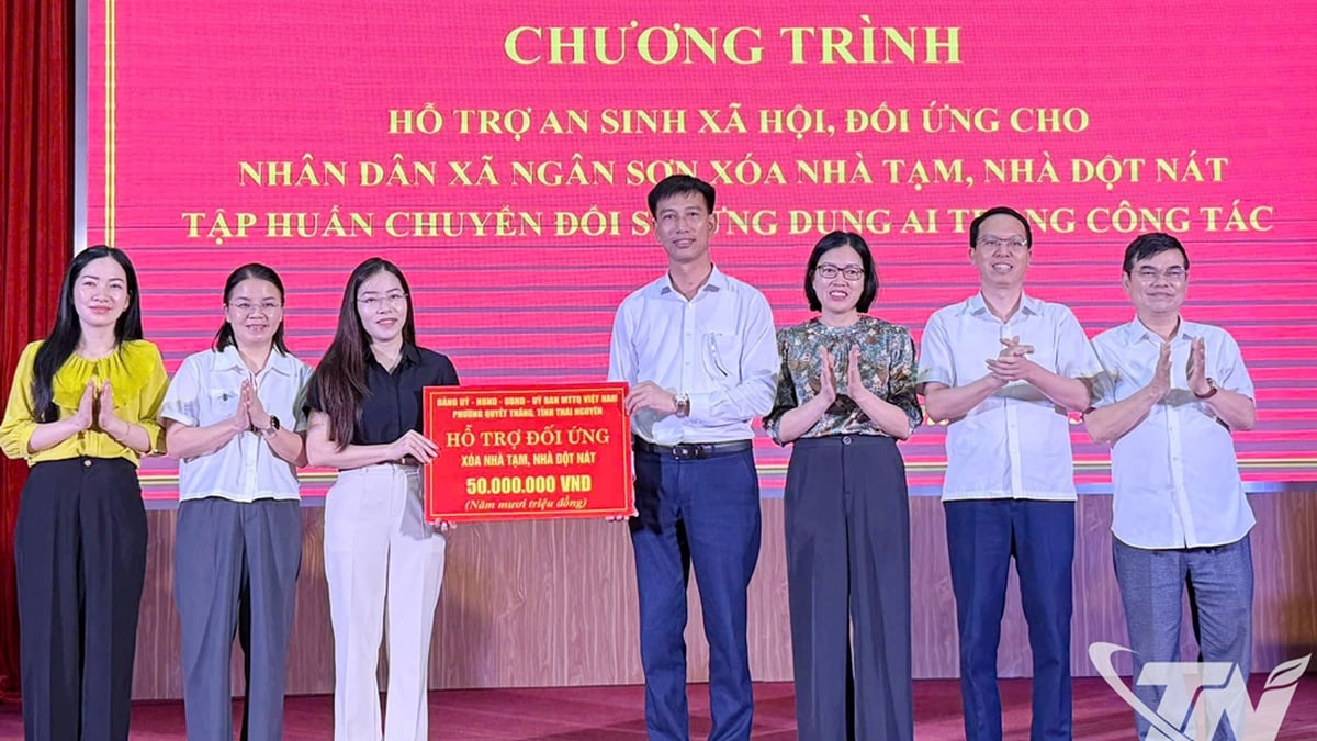Quyet Thang Ward supports funding to remove temporary houses for Ngan Son commune