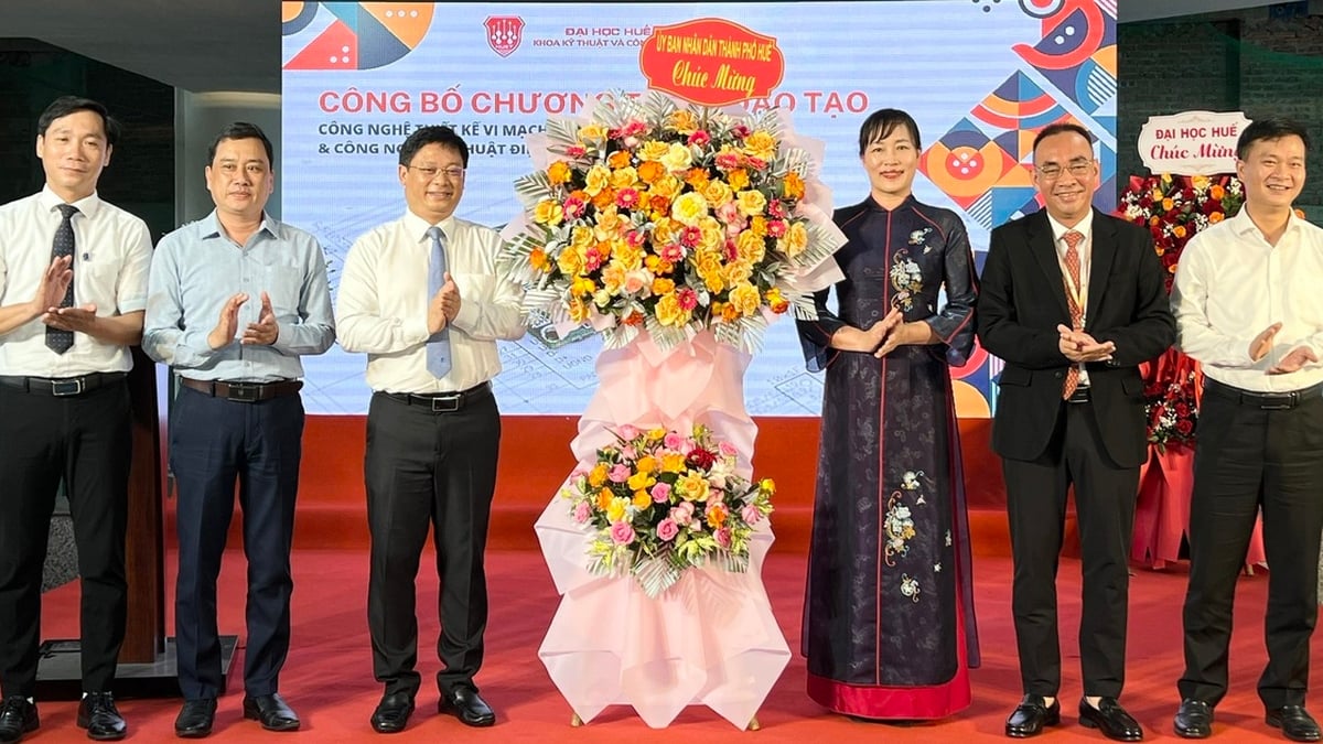 Hue University first trains in microchip industry