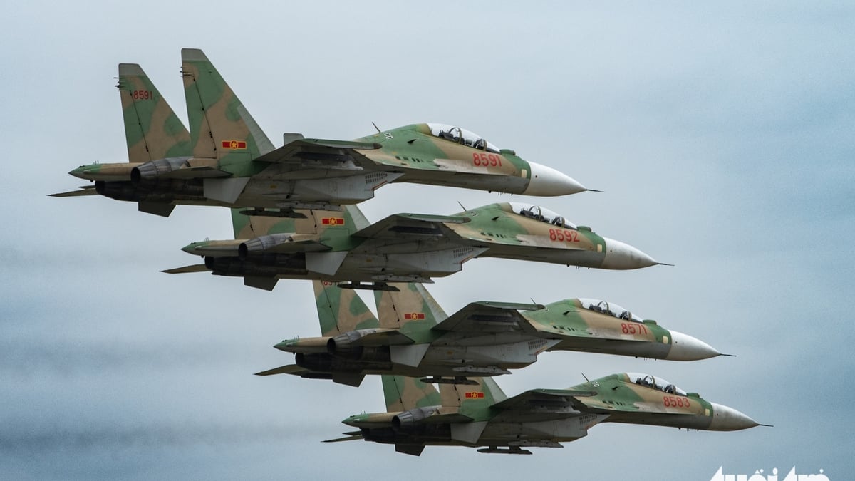 30 planes will fly to celebrate the National Day parade