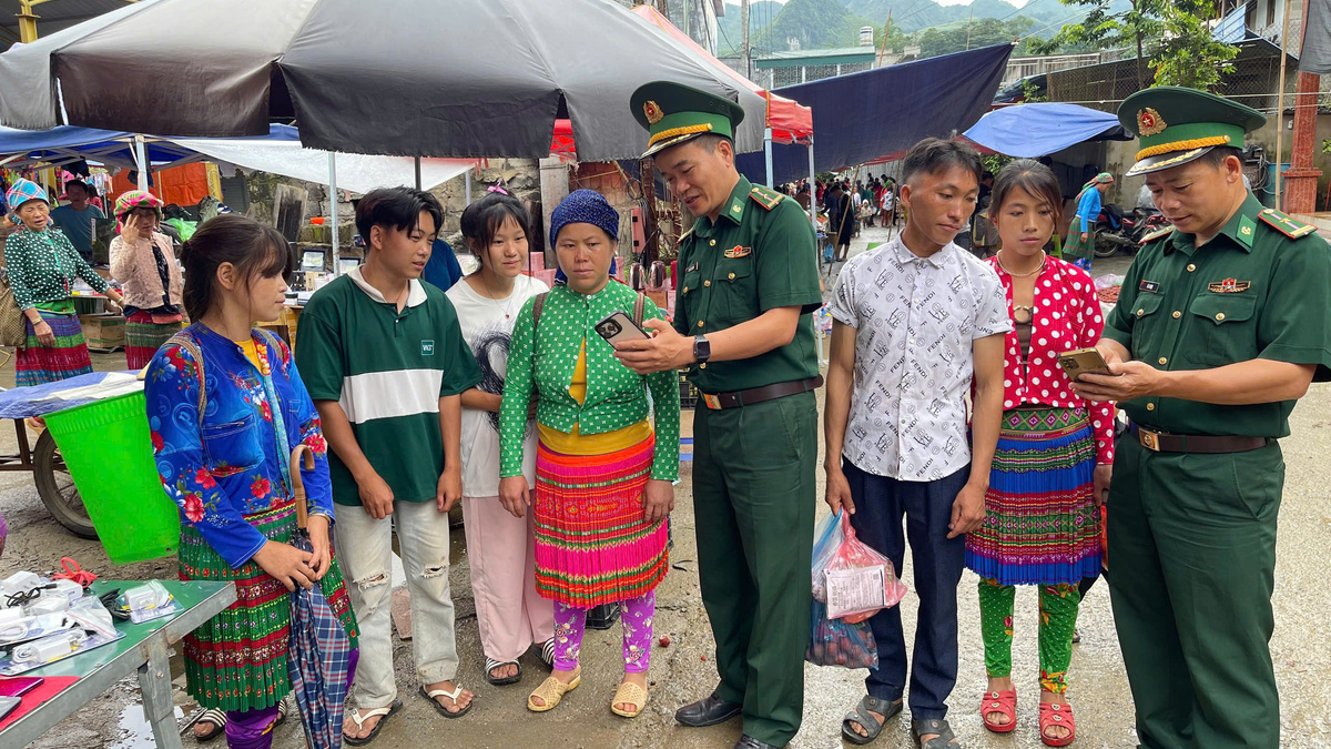 ឆ្មាំព្រំដែនជួយមនុស្សផ្លាស់ប្តូរឌីជីថល