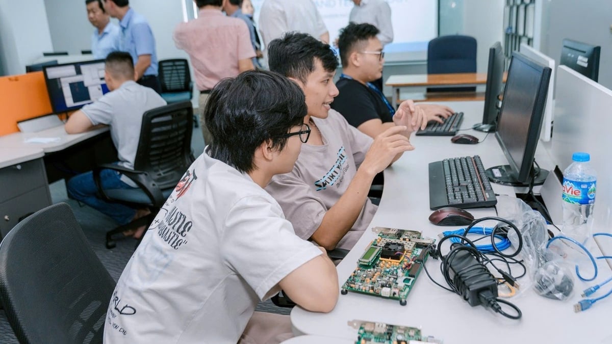 أعلنت أول مدرسة عضو في جامعة مدينة هوشي منه الوطنية عن نتائج القبول المباشر لعام 2025