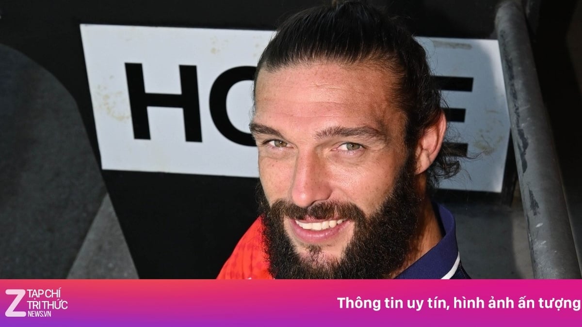 Carroll se convierte en accionista y jugador del club de la sexta división inglesa