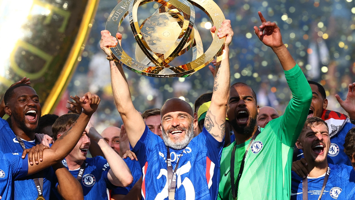 គ្រូ​បង្វឹក Chelsea សប្បាយ​ចិត្ត​ខ្លាំង​ឈ្នះ​ជើងឯក ប្រធាន​ក្រុម PSG និយាយ​យ៉ាង​ជូរចត់