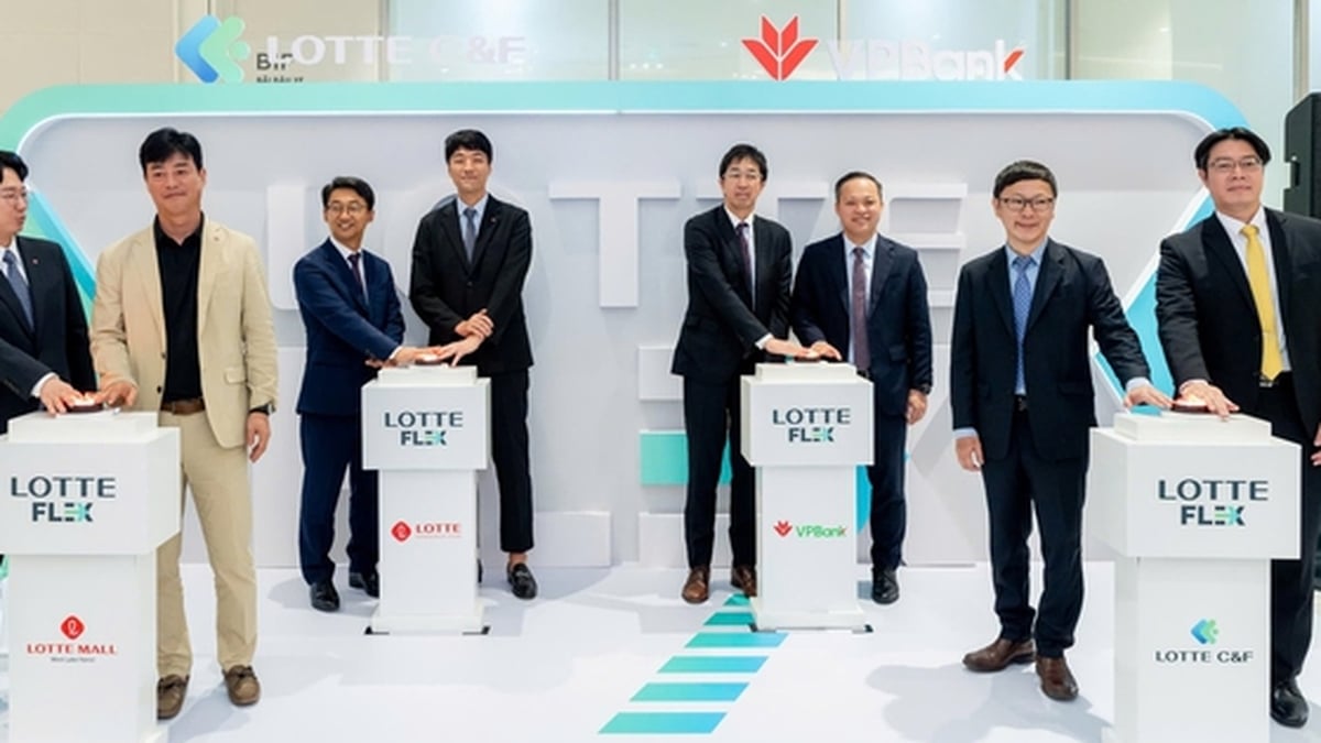 VPBank s'associe à des partenaires pour lancer LOTTE FLEX