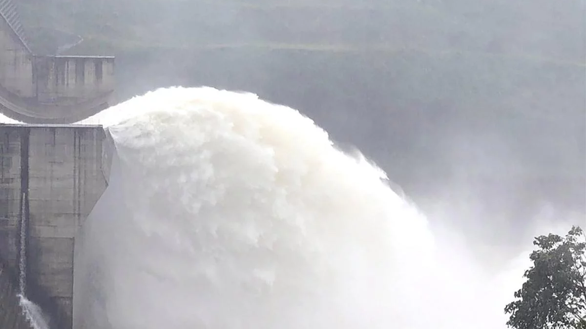 From 2:00 p.m. today, Tuyen Quang Hydropower Reservoir opens 1 bottom spillway gate.