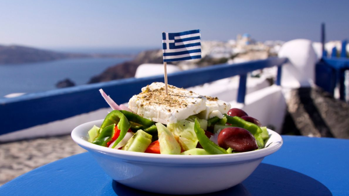 Summer Food in Greece: Mediterranean Flavors That Awaken the Senses