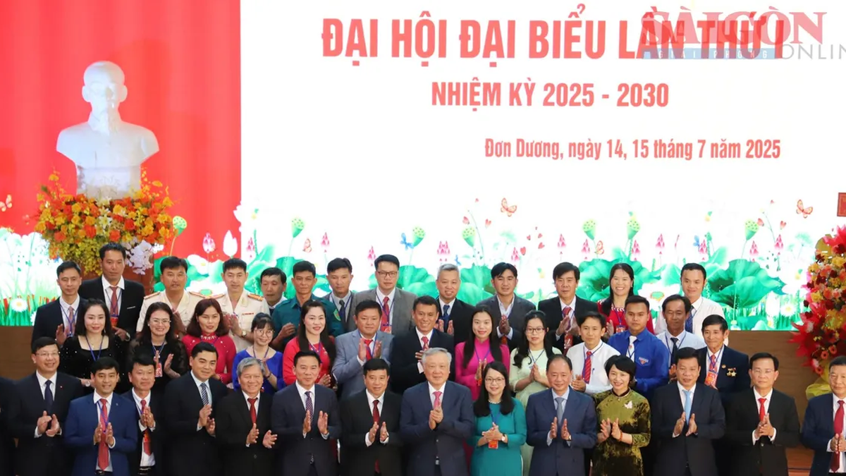 Le vice-Premier ministre permanent Nguyen Hoa Binh assiste au congrès du Parti de la commune de Don Duong - Lam Dong