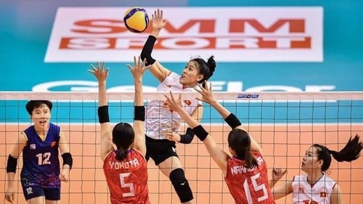 ベトナム女子バレーボールチームがU21バウルを圧倒し、大会続行の切符を獲得