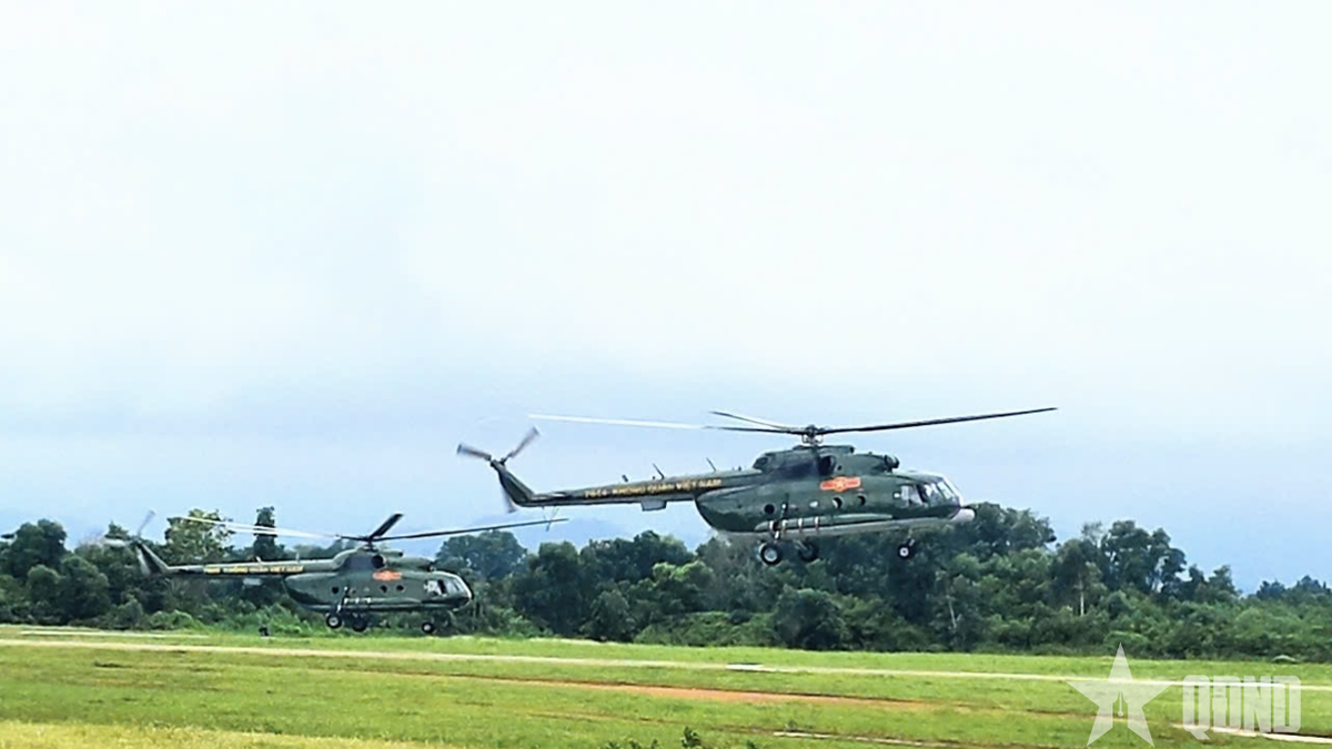 Air Division 371 successfully organized a flight crew for helicopter forces.
