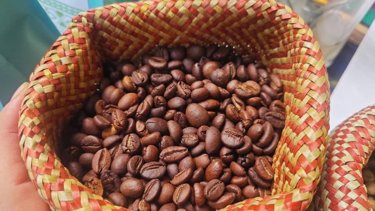 سعر القهوة اليوم 16 يوليو: ارتفع إلى الحد الأقصى، ويقترب من الذروة عند 100 ألف دونج/كجم