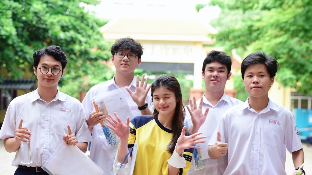Nghe An climbs to top 1, Vinh Phuc falls in the race for 2025 high school graduation exam scores