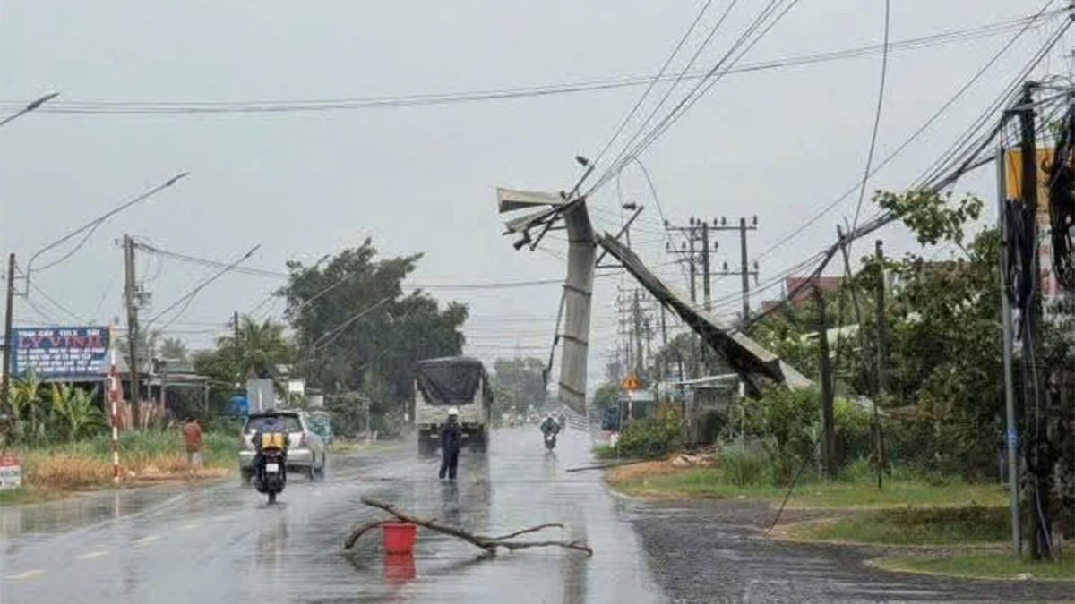 Commune de Vinh Binh : Des orages ont arraché les toits des maisons et brisé des poteaux électriques